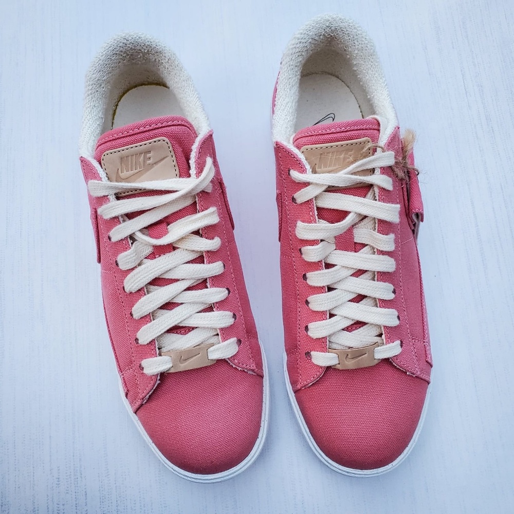 WOMEN'S NIKE BLAZER LOW LX CASUAL SHOES - Picture 9 of 10